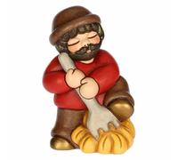 THUN - Hombre con horca y heno Rojo de cerámica, 5,2 x 4,3 cm, Altura 7,9 cm, colección Belén Clásico