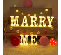 Timisea Letras iluminadas de Feliz Me, letrero LED de Marry Me, letrero de corazón rojo, luz LED decorativa de plástico para marquesina, con 1000 pétalos de rosa artificiales rojos para propuesta de