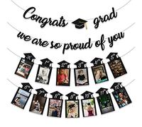 Tinbax - Decoraciones de graduación de clase 2026 - Banner "Congrats Grad, We are So Proud of You" y banner de fotos de graduación K-12º grado (pre-cordado)