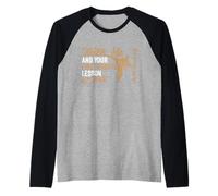 Tócame y tu primera lección de karate es gratis y divertido Camiseta Manga Raglan