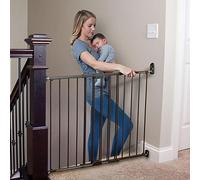 Toddleroo by North States Puerta para bebés de 121.5 cm de Ancho, fácil de Girar y Cerrar, Serie 2: pestillo de Seguridad Extra de Seguridad. Montaje de Hardware. Se Adapta a Aberturas de 72.8 cm a