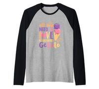 Todo lo que necesitas es amor y mucho helado Camiseta Manga Raglan