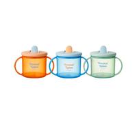 Tommee Tippee First Cup - Vaso antiderrames para bebés de 4 meses en adelante, con boquilla abatible de flujo libre y asas fáciles de sostener, naranja, azul y verde, paquete de 3