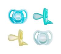 Tommee Tippee Ultra-Light Silicone Pacifier, Symmetrical One-Piece Design, BPA-Free Silicone Binkies, 6-18 Months, Pack of 4 Pacifiers