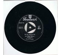 TOMMY DORSEY ORCHESTRA - TEA FOR TWO CHA CHA 7" (45) UK BRUNSWICK 1958 3 PRONGED TRI CENTRE LABEL DESIGN B/W MY BABY JUST CARES FOR ME (4505757)