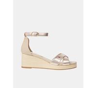 Tommy Hilfiger Sandalia dorada de cuña media con bandera. Oro 40