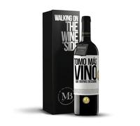 «Tomo más vino que buenas decisiones» Mensaje en una Botella. Vino Tinto Premium Reserva 12 Meses + Gift Box. Etiqueta Blanca PERSONALIZABLE