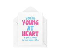 Tongue in Peach Divertidas tarjetas de felicitación novedosas | Eres joven en el corazón | Cumpleaños Viejos padres mamá papá abuelos mejor amigo | Bromas broma divertida | CBH1337