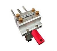 Tornillo de banco de aleación de aluminio diseñado con precisión para uso en taller con sujeción de doble brazo y sistema de ajuste de varilla roscada
