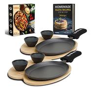 Tortillada - Juego de Sartén de Hierro Fundido de 25 cm para Fajitas - Incluye Bandeja de Madera para servir + 2 Cuencos de Cerámica para dipear (Set of 2)