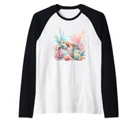 Tortuga del océano rodeada de Escena de Coral Camiseta Manga Raglan