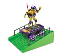 Tortugas Ninja Figura en Skateboard motorizado, 10 Trucos para el Patinete, rampa y Figura de acción articulada 12 cm, de la película Caos Mutante, niños y niñas + 4 Años