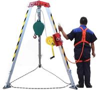 Tr Kit - Cabestrante retráctil con bloqueo automático y arnés seguro de cuerpo completo para espacios reducidos Sewa pozos y pozos de registro
