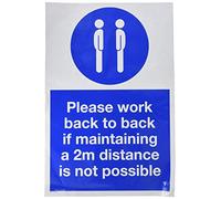 Trabaja hacia atrás si no es posible mantener 2 m de distancia.