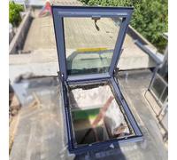 Tragaluz para mantenimiento de techo, apertura manual, aleación de aluminio, ventana de salida de luz diurna, doble cristal, 70 x 65 cm para una luz natural mejorada