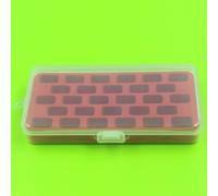 Trayneel Caja de almacenamiento de plástico transparente para 28 bobinas, organizador de hilos para 28 bobinas e hilos, a prueba de polvo, resistente a los arañazos, portátil (rojo)