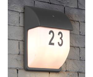 Trio Lighting Mersey aplique con número de casa y sensor crepuscular