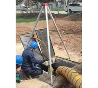 Trípode de rescate resistente con cabrestante manual de 1200 libras, equipo de elevación plegable portátil para aguas residuales y grúa de rescate de pozos para situaciones de emergencia