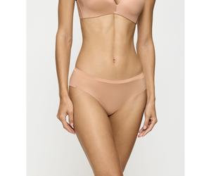 TRIUMPH Braga tipo slip Body Make-Up Soft Touch. Color beige