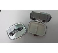 Triumph TR2 Roadster ref268 Emblema efecto peltre en viaje de metal rectangular plateado pastillero