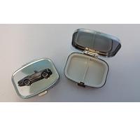 Triumph TR5 Roadster ref270 Emblema efecto peltre en viaje de metal rectangular plateado pastillero