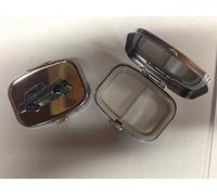 Triumph Vitesse 6 Saloon ref255 Emblema efecto peltre en viaje de metal rectangular plateado pastillero