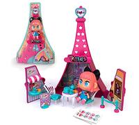 Trotties - Mini Sophie in Paris, Set de Juguete con Torre Eiffel Rosa, 1 Mini muñeca y Muchos Accesorios, con 3 escenarios y Pegatinas para Decorar, Regalo + 3 años, Famosa