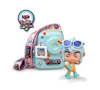 Trotties - Mini Travel Camera - MIA, bolsito con Forma de cámara con Mini muñeca MIA para niños y niños +3 años Famosa (TFT21300)