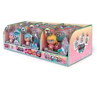 Trotties - Travel Outfits Mini MIA, 1 Mini muñeca, ropita de Colores fantasía y Accesorios de Unicornio, Pegatinas y Mapa de colección, 3 Modelos Diferentes, +3 años, Famosa (TFT06200)