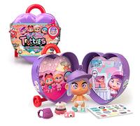 Trotties - Trolley Mini Emma, pequeño maletín con 1 muñeca, ropita y Accesorios, 2 escenarios de Fondo y Pegatinas, Guarda y Llevar a Todas Partes, 4 Modelos, +3 años, Famosa (TFT05300)