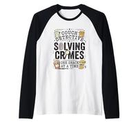 True Crime Fan Couch Detective Case Resolviendo Camiseta Manga Raglan