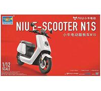 Trumpeter 07305 - 1:12 Niu Scooter Eléctrica N1S Pre-pintado - Nuevo