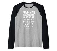 Trust Lord Versículo de la Biblia Fe Escritura Proverbios 29:25 Jesús Camiseta Manga Raglan