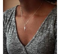 TseenYi - Collar de cadena plateada con colgante de trueno, gargantilla con relámpago, collar de cadena corta minimalista con símbolo de clima, joyería para mujeres y niñas (plateado)