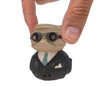 TUBBZ Monsters Hombre Invisible Pato Horror Figura Mini 5cm | Producto oficial Universal Monsters, pato Hombre Invisible Mini con mini banera. Regalo para fans del terror.