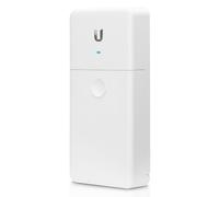 Ubiquiti NanoSwitch Switch Gigabit Exterior de 4 Puertos con PoE Passthrough N-SW