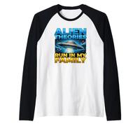 UFO UAP Alien Theory Run In My Family Truth Conspiracy Hechos Camiseta Manga Raglan