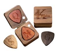 UIDMEN Caja de madera personalizada para púas de guitarra, estuche de almacenamiento magnético portátil, con 3 púas grabadas personalizadas, regalos de cumpleaños para el día del padre para los
