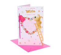 UK Greetings Boofle - Tarjeta para el día de la madre para esposa, diseño de escalera para hacer corona de corazón