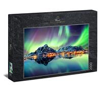 Ulmer Puzzleschmiede - 'Danza Luminosa del Norte' - Rompecabezas de 2000 Piezas - Auroras Boreales en el Cielo Nocturno Sobre los Pueblos de Pescadores en Lofoten, Noruega