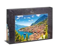 Ulmer Puzzleschmiede - Puzzle Lago de Garda: Puzzle de 1000 Piezas - Motivo paisajístico del Lago de Garda con el Pueblo de Limone. Lombardía, Norte de Italia