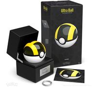Ultra Ball - Réplica auténtica, electrónica, Hecha a presión con Bola y Vitrina de luz características de The Wand Company, con Licencia Oficial de Pokemon