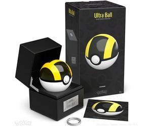 Ultra Ball - Réplica auténtica, electrónica, Hecha a presión con Bola y Vitrina de luz características de The Wand Company, con Licencia Oficial de Pokemon