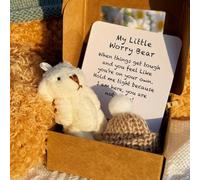 Un pequeño abrazo de oso de bolsillo, oso pequeño en una caja, mini oso de peluche hecho a mano en caja, My Little Worry Bears, abrazo de ganchillo con sombrero de punto y pompón, regalo positivo de