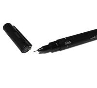 Uni - tiralíneas de punta fina (0,05 mm) resistente al agua y a las manchas, bolígrafo de punta fina; color negro.