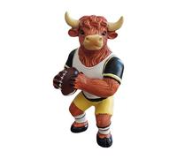 Uonguon Highland Cow Figurines - 12.5cm 3D Football Resin Home Decor, Farm Animal Decor with High-Detail Textured Finish, Miniature Sports Figurine, Rustic Animal Sculpture for Desk Weekday School