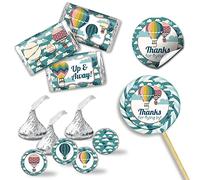 Up & Away - Kit de calcomanías para fiesta de cumpleaños con temática de globo aerostático, 429 piezas. Incluye 60 calcomanías circulares de 2 pulgadas para regalos y bolsas de regalo, 45 mini envoltorios de barra de caramelo y 324 calcomanías redondas de caramelo de Amanda Creation