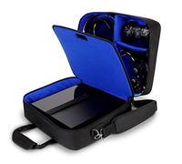 USA GEAR Funda Bolsa de Transporte de Consolas Compatible con Todos los Modelos de PS4 y PS3 - Correa de Hombro Acolchada y Almacenamiento de Accesorios para Controladores, Cables y Auriculares - Azul