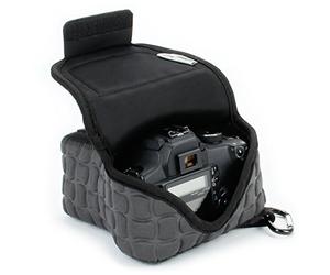 USA Gear Funda Cámara Réflex DSLR de Neopreno (Mediana), Compatible con Canon EOS R100, Nikon Z30 y Sony ZV-E10, con Bolsillo Cremallera, Presilla Cinturón y Protección Acolchada (Negro y Gris)