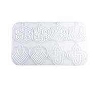 Usa proyectos de artesanía detallados con silicona para personalizar los pendientes con tus manualidades de nudo Celtie durante mucho tiempo